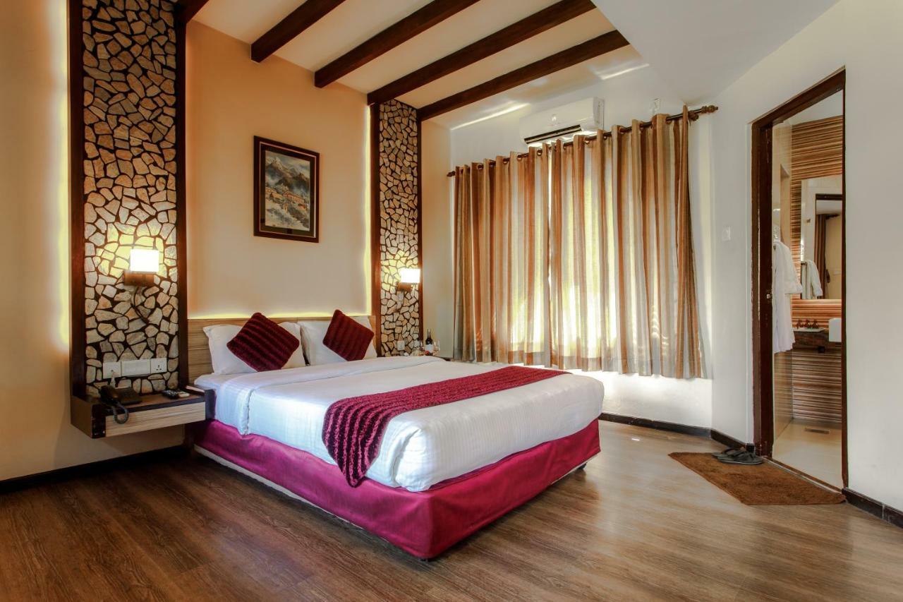 เดอะ เลคไซด์ รีทรีท Hotel โพคารา ภายนอก รูปภาพ